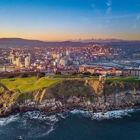 Lejlighed Apartamento En Cimadevilla, Puerto Deportivo De Gijón